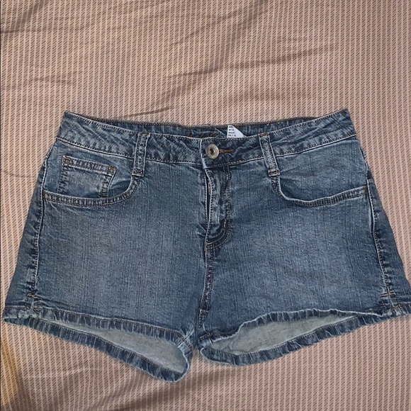 Shorts - Picture 1 of 3